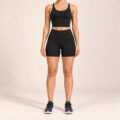 modelo-short-medio-negro-musculosa-negra-vivos-blancos-frente-2000x2000 Short Medio Polisap